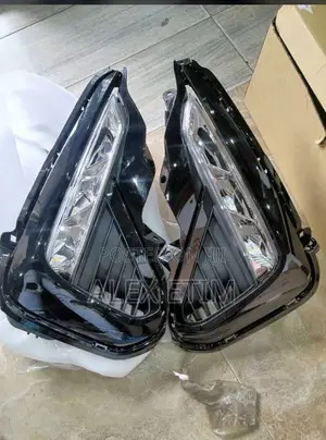 Foglight and Cover Corolla 2018 LE Available as Seen