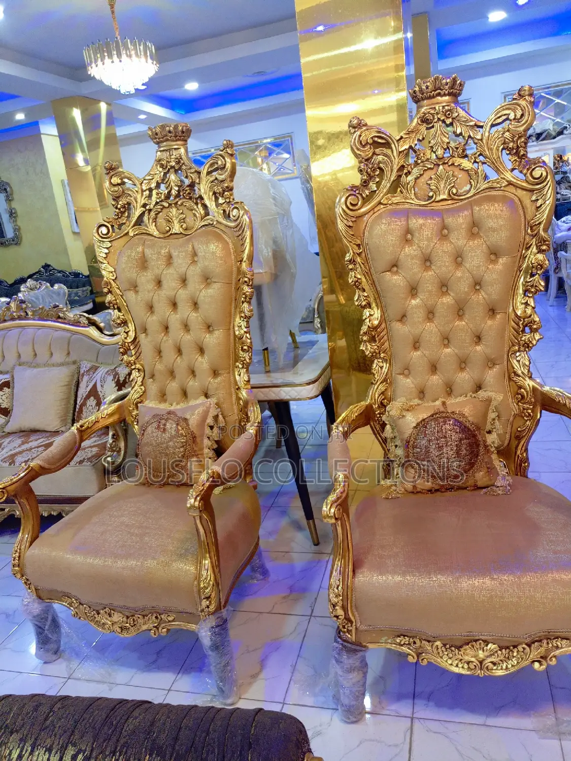 Foreign Royal King And Queen Sofa With Table