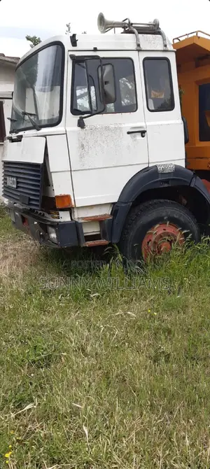 Iveco Tipper, 10 Tyre's