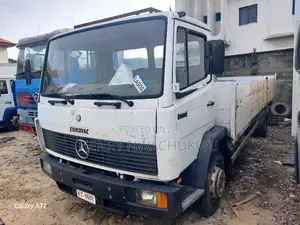 Benz 1320 Pickup Truck 23 Feet 8 Bolts Tokunbo
