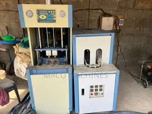Pet Bottle Blowing Machine Hz880