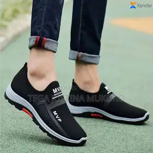 Unisex Easy Wears Sneakers