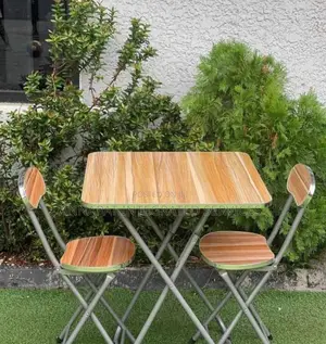 Foldable Reading/Dining Table