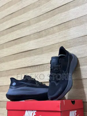Original Nike Zoom Fly 8 Sneakers
