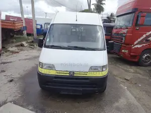 Peugeot Boxer 2005 Yellow