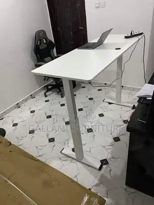 Quality Ergonomic Ajustable Gaming Table