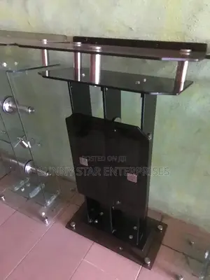 High Quality Thick Glass Pulpit