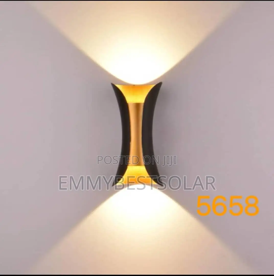 5658 Outside Wall Light