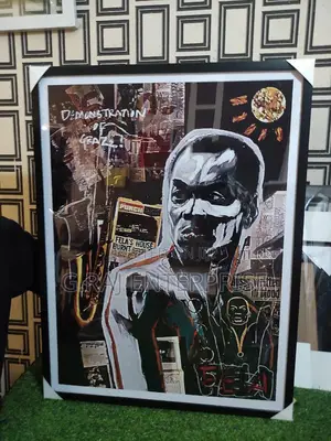 Fela Wall Frame 24/32 Inches