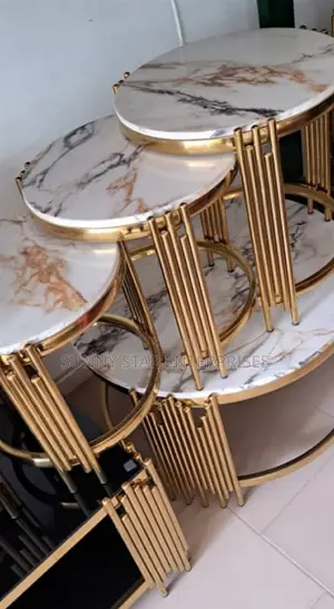 Exquisite Design Marble Centre Table With 3stools