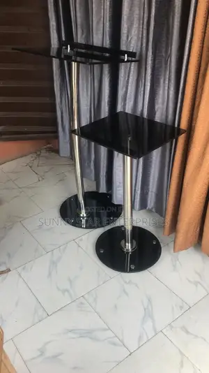 Quality Executive Thick Glass Single Pole Pulpit