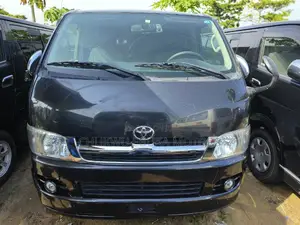 Toyota HiAce 2013 Black