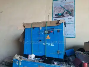 7.5kw-10hp Industrial Screw Air Compressor 8bar