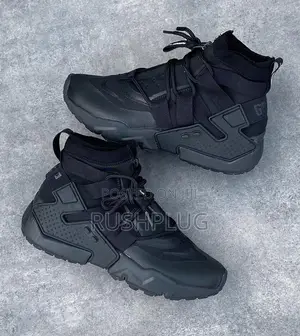 Nike Air Huarache Grip Men’S All Black Sneakers