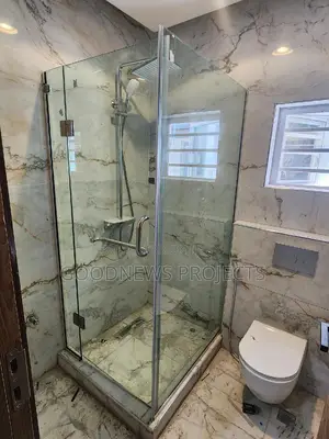 Hinged Glass Bath Enclosure