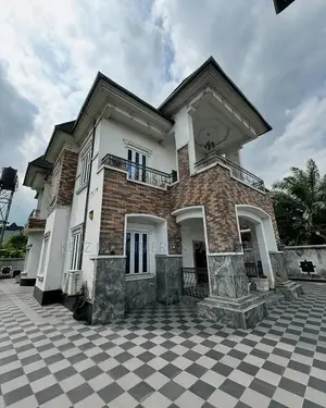 6bdrm Duplex in Shell Cooperative, Port-Harcourt for sale