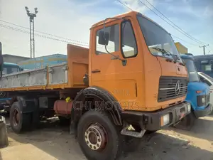 Mercedes 1417 Tipper With Auxiliary