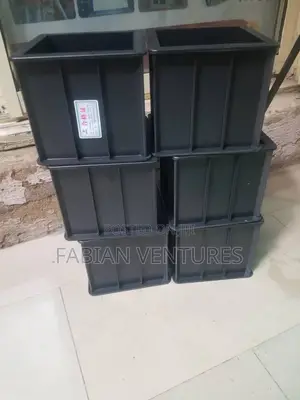 Plastic Cube Mode 150×150