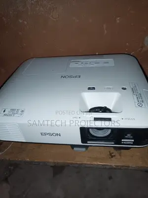 Uk Used Epson 5500 Lumens 4 Church, Show Room, Meet Room Etc