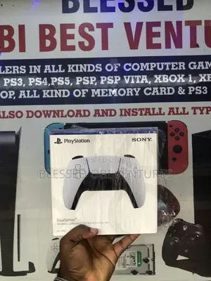 Playstation 5 Dual Sense Controller. (White)