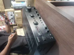 Good Quality TITANIC Bluetooth Table Amplifier