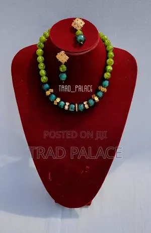 Simple Classy Bead Necklace