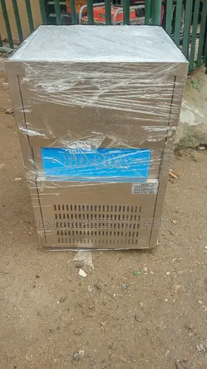 40 Cubes Ice Cubes Maker