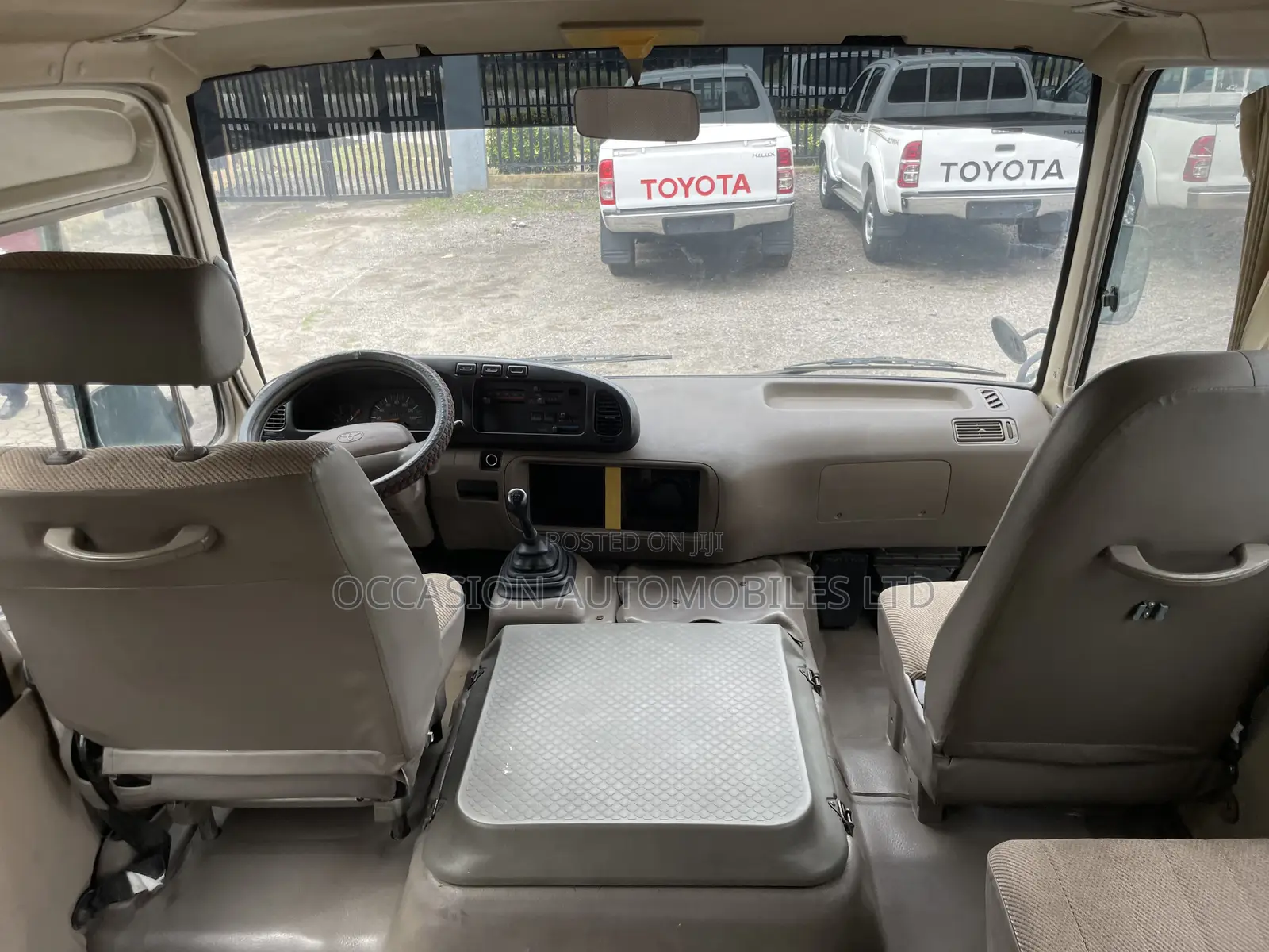 Toyota Coaster 2012 Gold