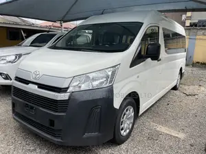 Toyota HiAce 2019 White