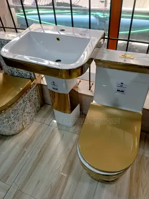 Quality (Rockford) Gold and White W.C Water Closet