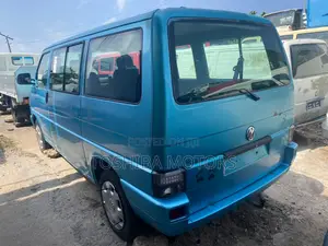 Volkswagen Transporter 2004 Blue