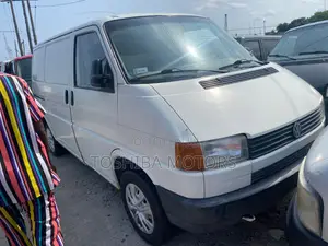 Volkswagen Transporter 2002 White