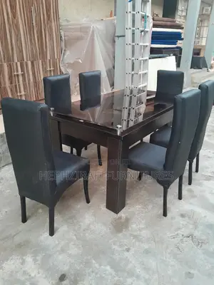 6 Seaters Black Dinning With Glass Top
