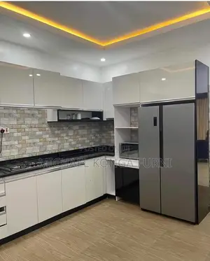 Classic Kitchen Cabinets