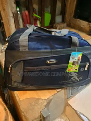 Stain Traveling Bag
