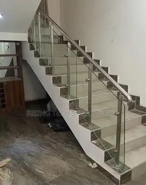 Staircase 10mm Plain Glass