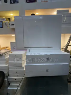 New Laptop Apple MacBook Air 2022 M2 8GB Apple M2 SSD 256GB