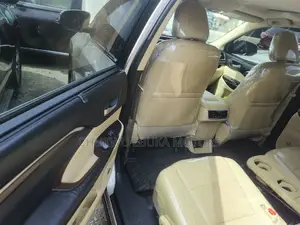 Toyota Highlander 2017 Gold