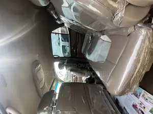 Toyota Sequoia 2004 Gold