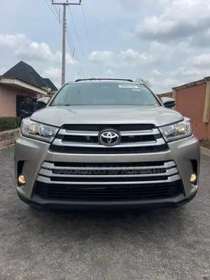Toyota Highlander Limited Platinum 4dr SUV (3.5L 6cyl 6A) 2015 Gold