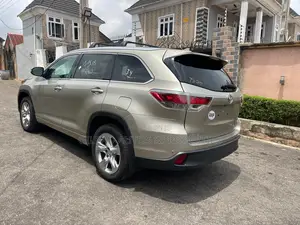 Toyota Highlander Limited Platinum 4dr SUV (3.5L 6cyl 6A) 2015 Gold