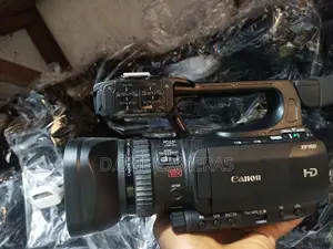 Canon XF100 HD Camera With HDMI Output