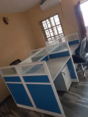 Working Table by 4 Partitions