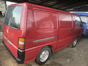 Mitsubishi L300 2001 Red