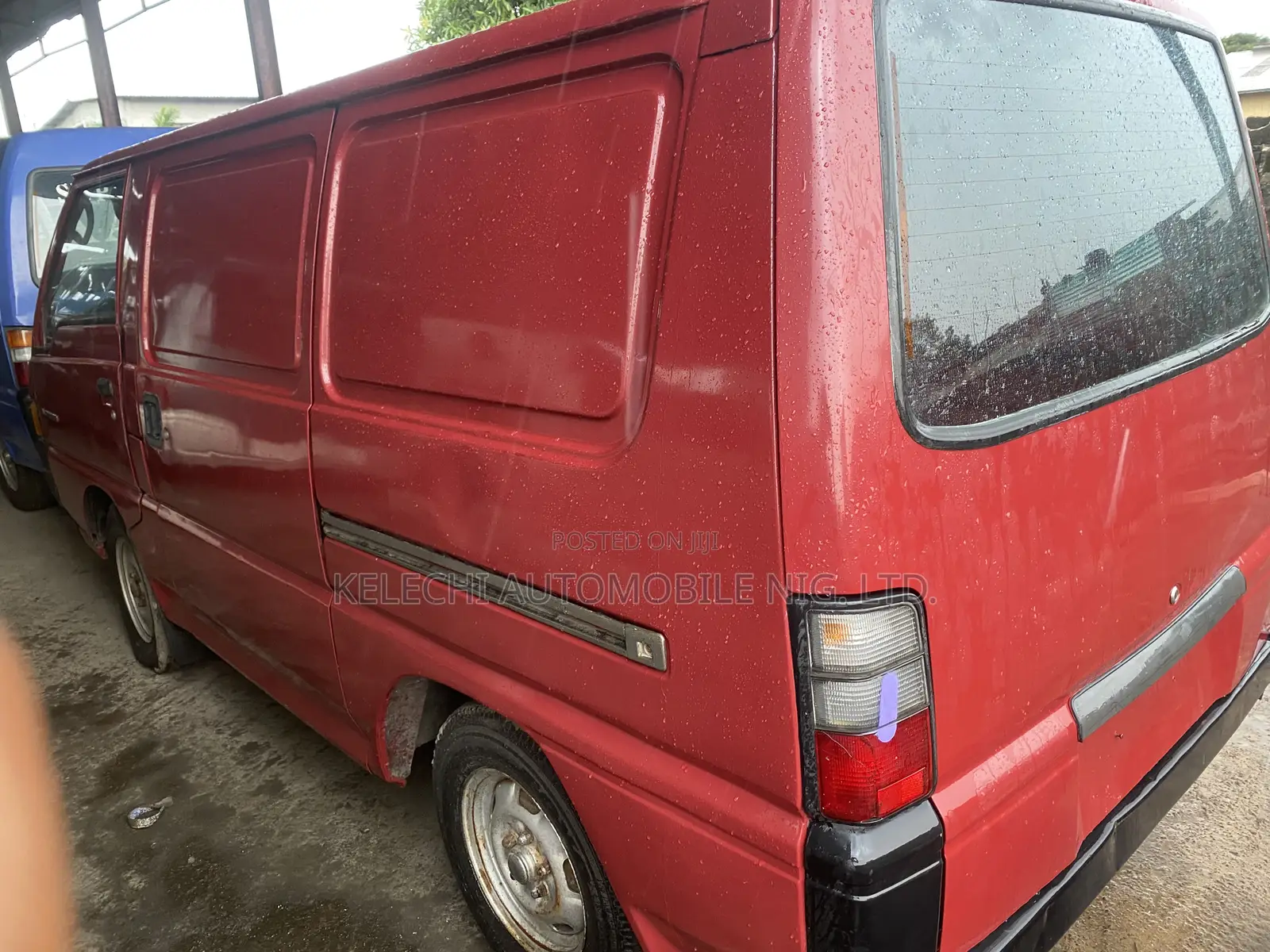 Mitsubishi L300 2001 Red