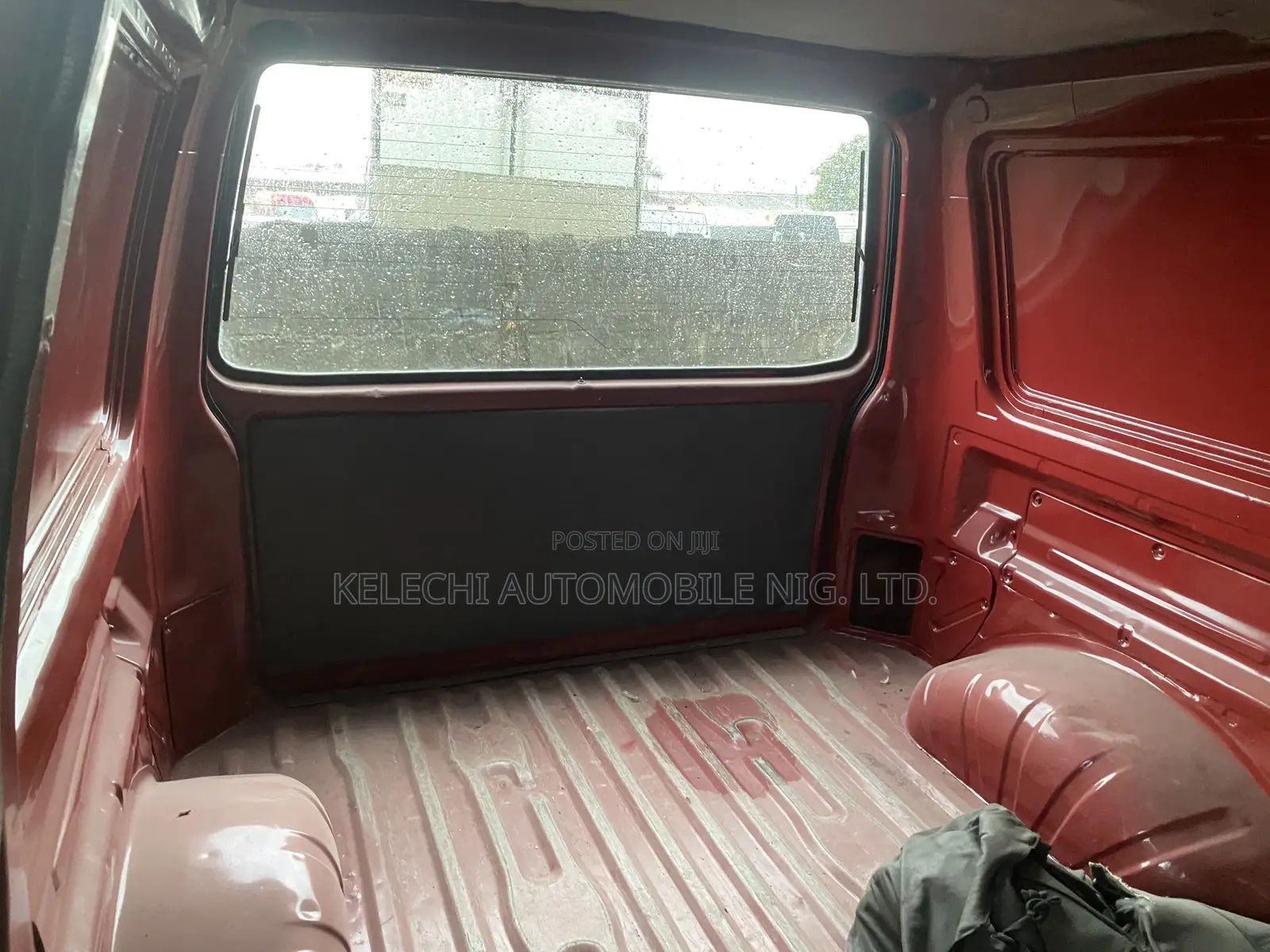 Mitsubishi L300 2001 Red