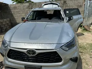 Toyota Highlander Windscreen Glass 2020 Available