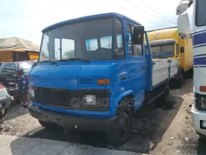Mercedes Truck 608 Blue 14fit