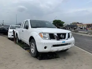 Nissan Frontier 2014 White