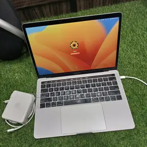 Laptop Apple MacBook Pro 2018 16GB Intel Core i7 SSD 500GB